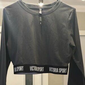 Victoria sport long sleeve cropped athletic top